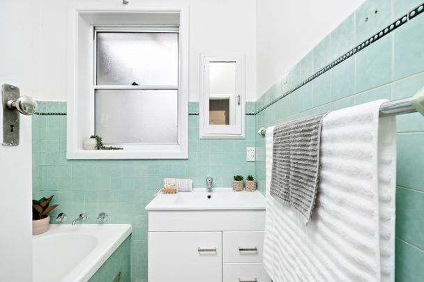 Ideal Family Living in Prime Location - Photo 1