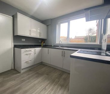 4 bedroom terraced house to rent - Photo 1