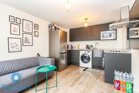 2 bed Apartment for Rent - Photo 3