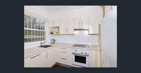 Stunning Beachside Apartment - Photo 3