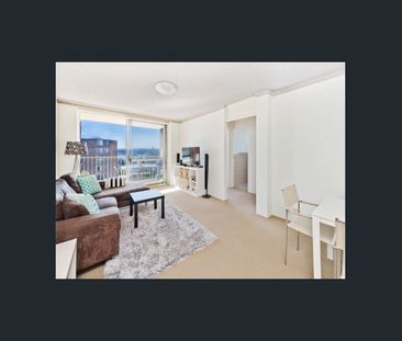 Panoramic Harbour & City Views in a Prime Location - Photo 1