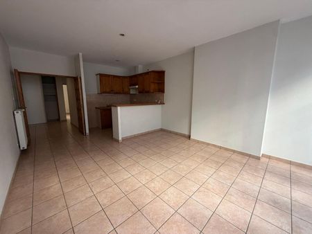 Location Appartement 4 pièces 79m² LYON 1er - Photo 4