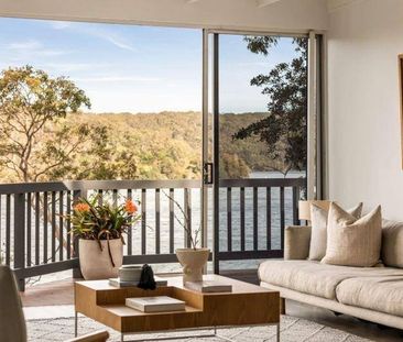 Stunning 3 Bedroom House with Water Views - Photo 4