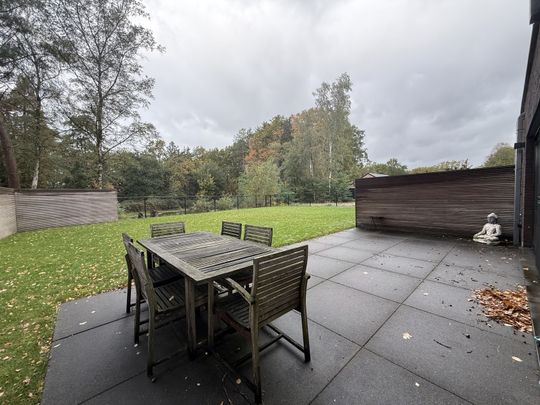 Stijlvol en gemeubileerd gelijkvloers appartement voor expats of bedrijven - Photo 1