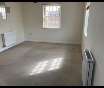 Available 2 Bed Apartment - Photo 1