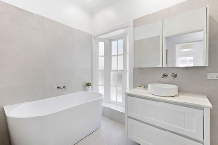 33 Adelaide Street, Balgowlah Heights NSW 2093 - House For Rent | Domain - Photo 5