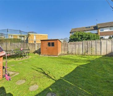 The Larches, Woking - 3 bedrooms Property for lettings - Seymours - Photo 5