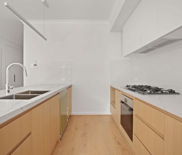 (3-Month Lease) Modern Brand-new Stylish Townhouse in a Prime Locat... - Photo 4