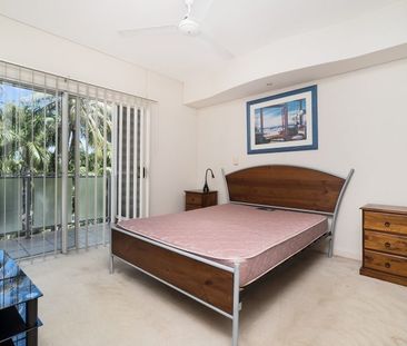 TWO BEDROOM UNIT IN CONVENIENT LOCATION - Photo 4