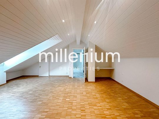 Duplex en attique rénové dans le vieux Carouge - Foto 1