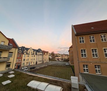Schöne, kleine 2-Raum-Dachgeschoss-Wohnung mit Balkon in Greiz (WE18) - Foto 1
