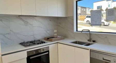 Modern 3BR house in Papakura with large backyard - Photo 3
