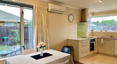 Fully Furnished Immaculate Rear Townhouse! - Photo 3