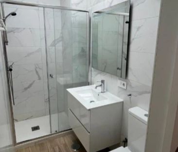 Piso de alquiler en Plaça Ruperto Chapí, 2, Barrio del Centro - Photo 2