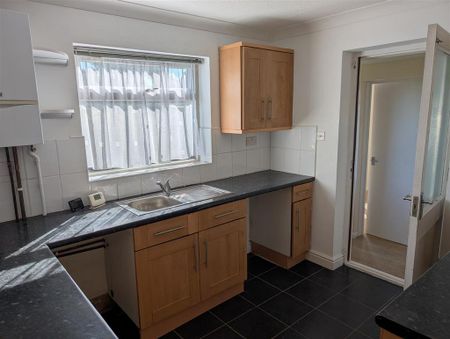 3 bedroom house to rent - Photo 3