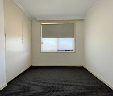 Short walk to Upfield Train Station - Photo 3