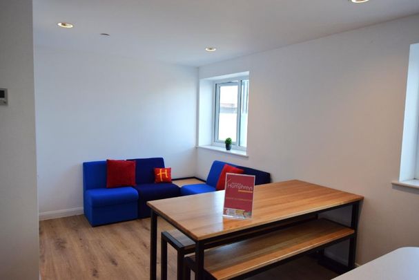 1 bedroom in a flat share to rent - Photo 1