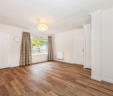 Sadlers Court, Abingdon - Photo 3