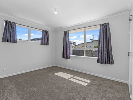 Family Home In Parklands - Photo 2