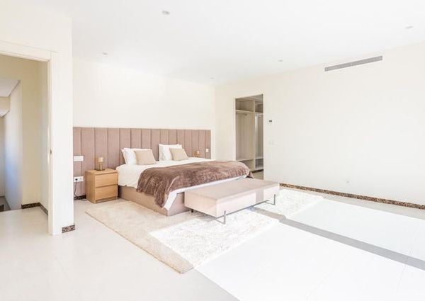 Detached Villa in El Paraiso
