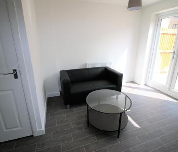 5 bedroom private hall to rent - Photo 2