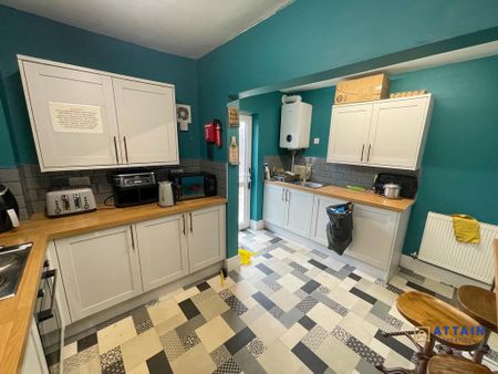 1 bedroom in a house share to rent - Photo 4