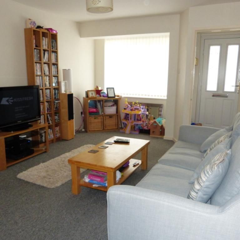2 bedroom terraced house to rent - Photo 1
