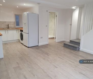 2 bedroom terraced house to rent - Photo 3