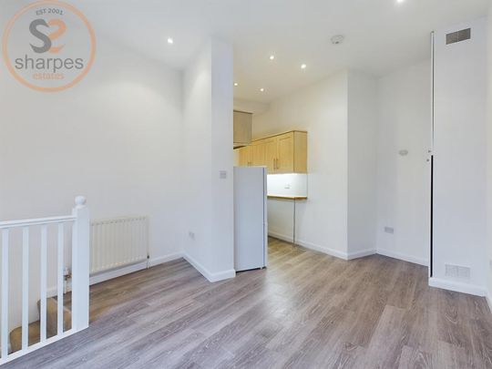2 bedroom flat to rent - Photo 1