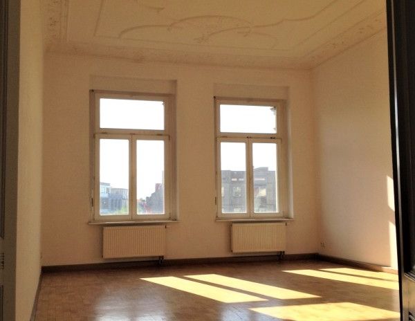 Sanierte 3-Zimmer-Wohnung in Zentrum-West mit Parkettfußboden und Balkon ! - Foto 1