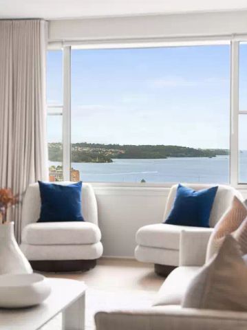 MODERN OPEN-PLAN APARTMENT WITH HARBOUR VIEWS VIEWS FROM DOUBLE BAY TO MANLY - Photo 3