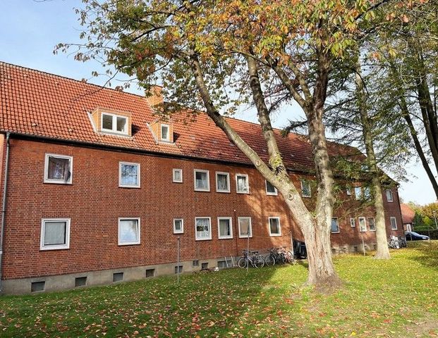 Frisch sanierte 2-Zimmer-Dachgeschoss-Wohnung - Photo 1