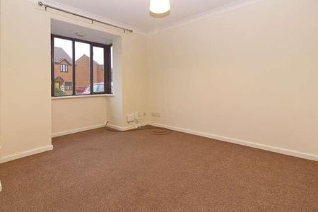Walnut Tree - Bedroom Ground Floor Maisonette, MK7 - Photo 4