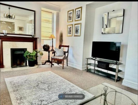 Room in a Shared Flat, Sloane St, SW1X - Photo 1