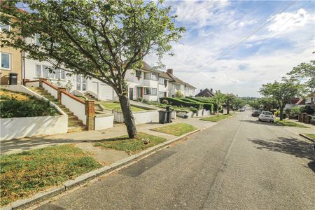 Christian Fields, London, SW16 3JX - Photo 2