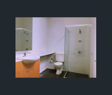 Stylish Warehouse-Style Home in a Quiet South Melbourne Setting - Photo 6