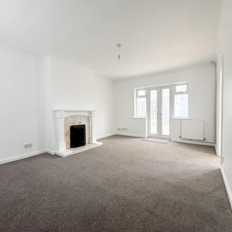 2 bedroom semi-detached bungalow to rent - Photo 1