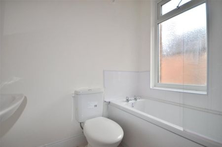 3 bedroom apartment to rent - Photo 3