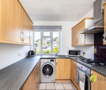 2 bed apartment to rent in Westbury Court, Parkstone, BH14 - Photo 1