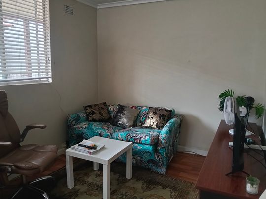 Petersham - Photo 1