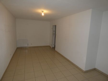 Location Appartement 2 pièces 45m² BEAUNE 21200 - Photo 2