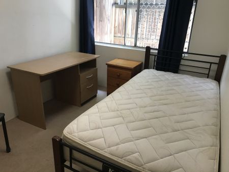 2/113 Sir Fred Schonell Drive, St Lucia, QLD 4067 - Photo 3