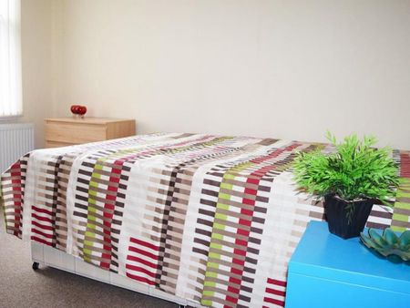 1 bedroom semi-detached house to rent - Photo 4