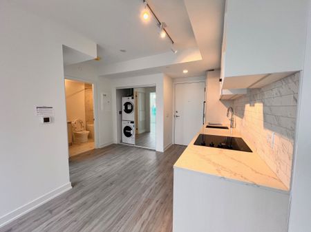 For Lease - 252 Church Street Unit# 2016, Toronto, Ontario - Photo 2