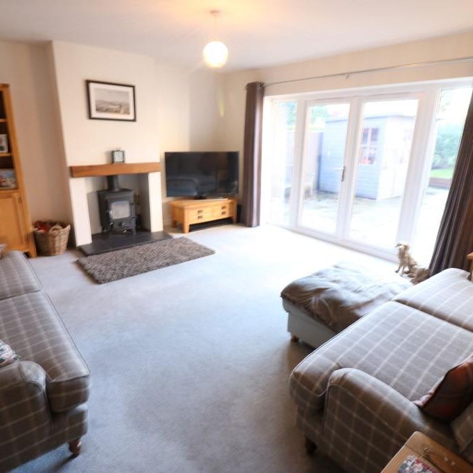 4 bedroom detached house to rent - Photo 1