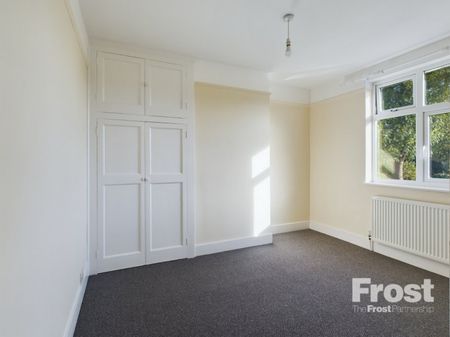 Ashfield Avenue, Feltham,TW13 - Photo 4