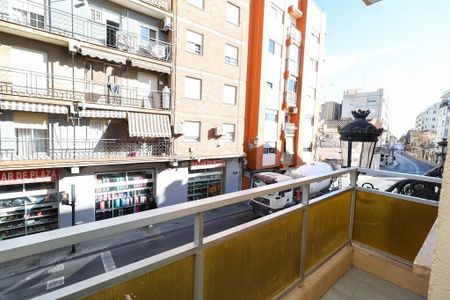 Carrer del Pintor Ferrandis, Valencia, Valencian Community 46011 - Photo 4