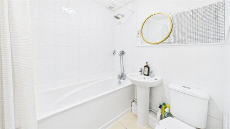 Chobham Road, Woking, Surrey, GU21 - Photo 5