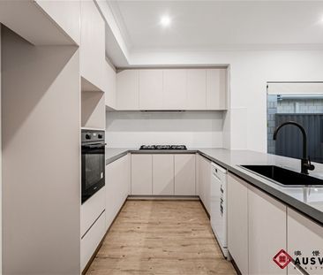 $700/w BRAND NEW 3x2 Home – Private & Modern Dual Dwelling - Photo 5