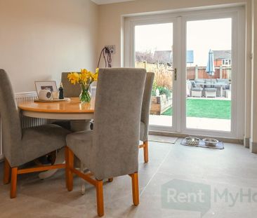 3 bedroom end of terrace house to rent - Photo 1